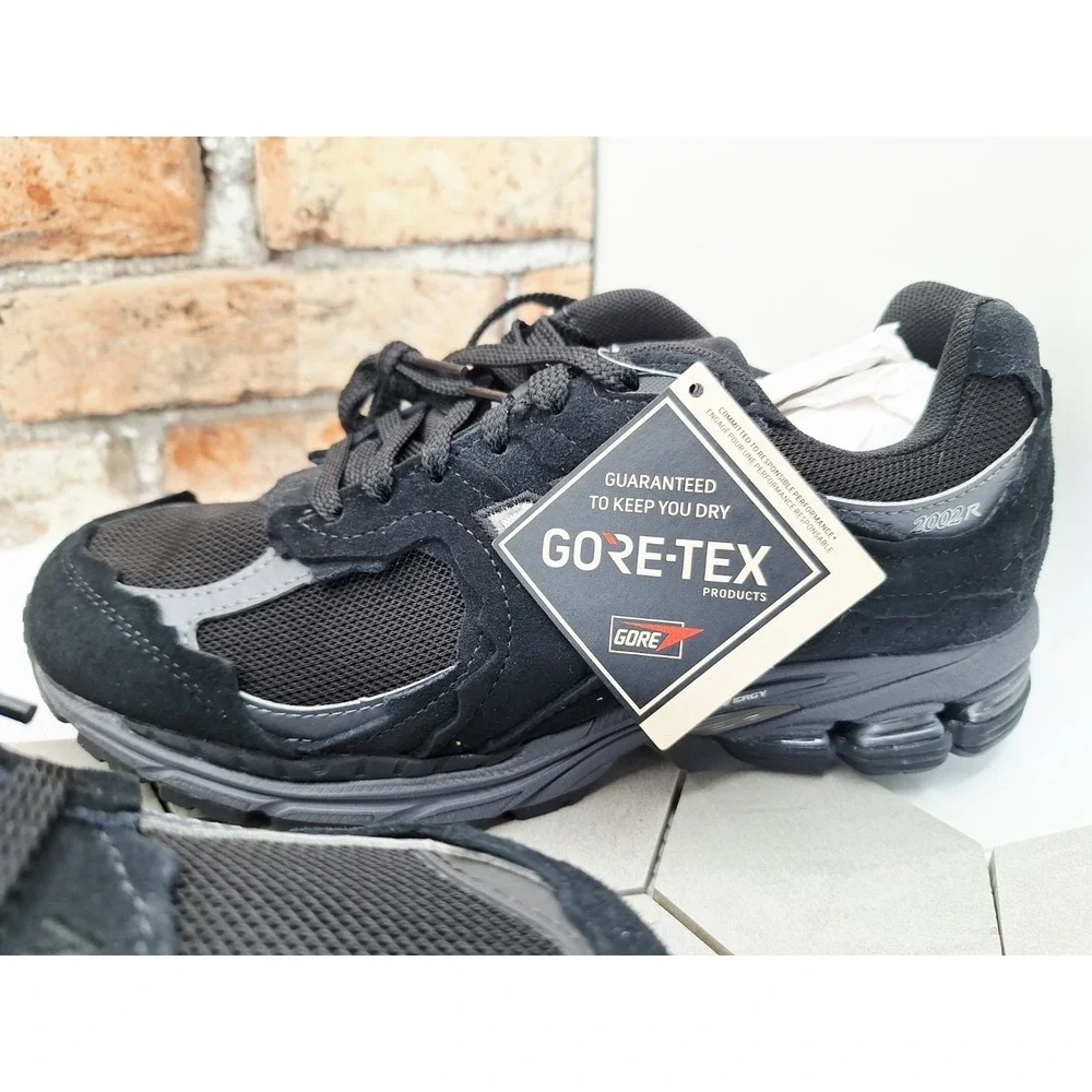 New Balance Men's Sz 7 U2002DXV1 Black Protection Pack GORE-TEX 2002R Waterproof